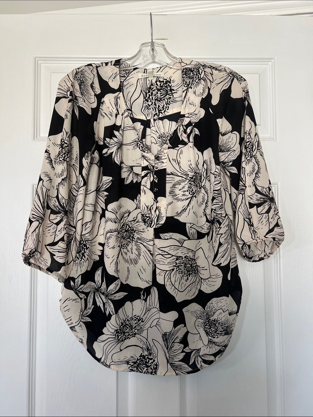 Daniel Rainn Black & Cream Floral Button-Front Blouse